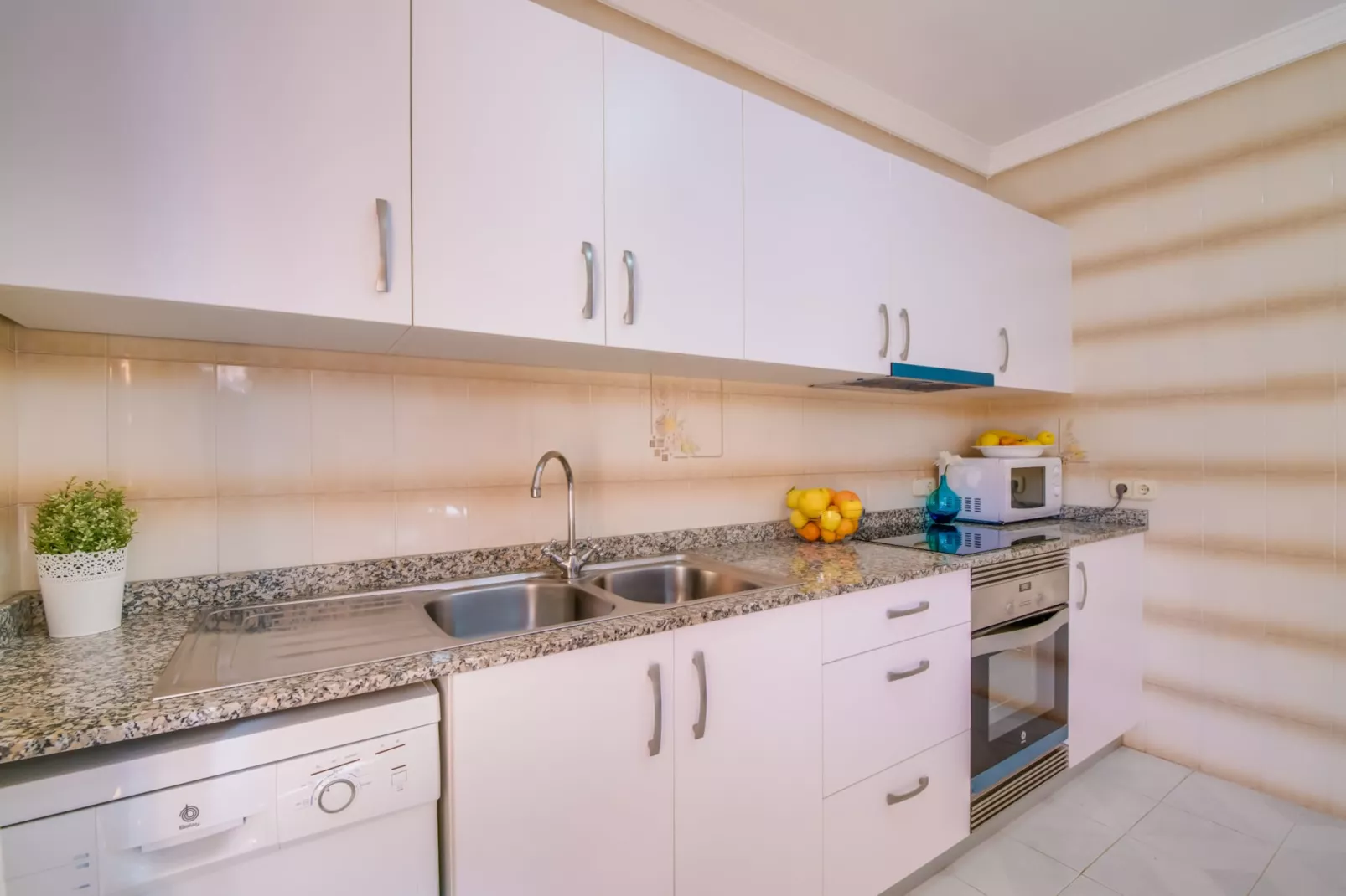 Rosas 28-Kitchen