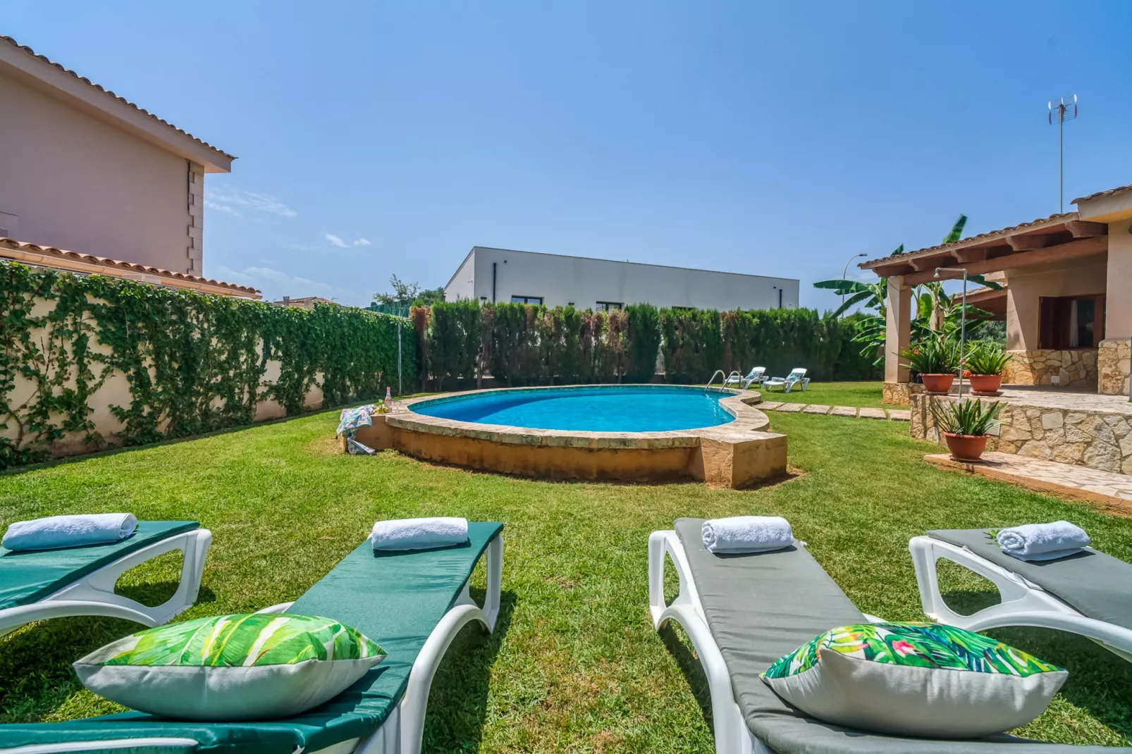 Rosas 28-Pool