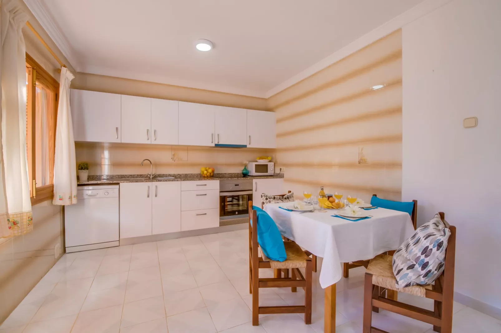 Rosas 28-Kitchen