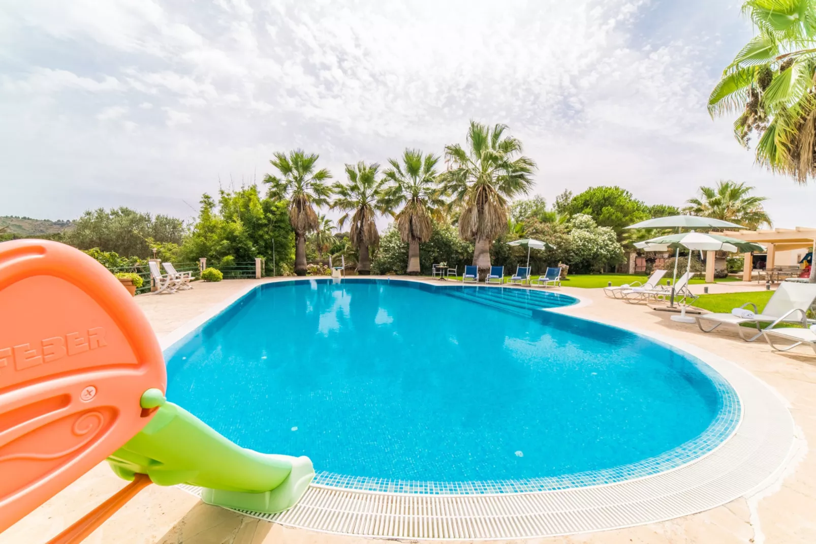 Els Mitjans-Pool
