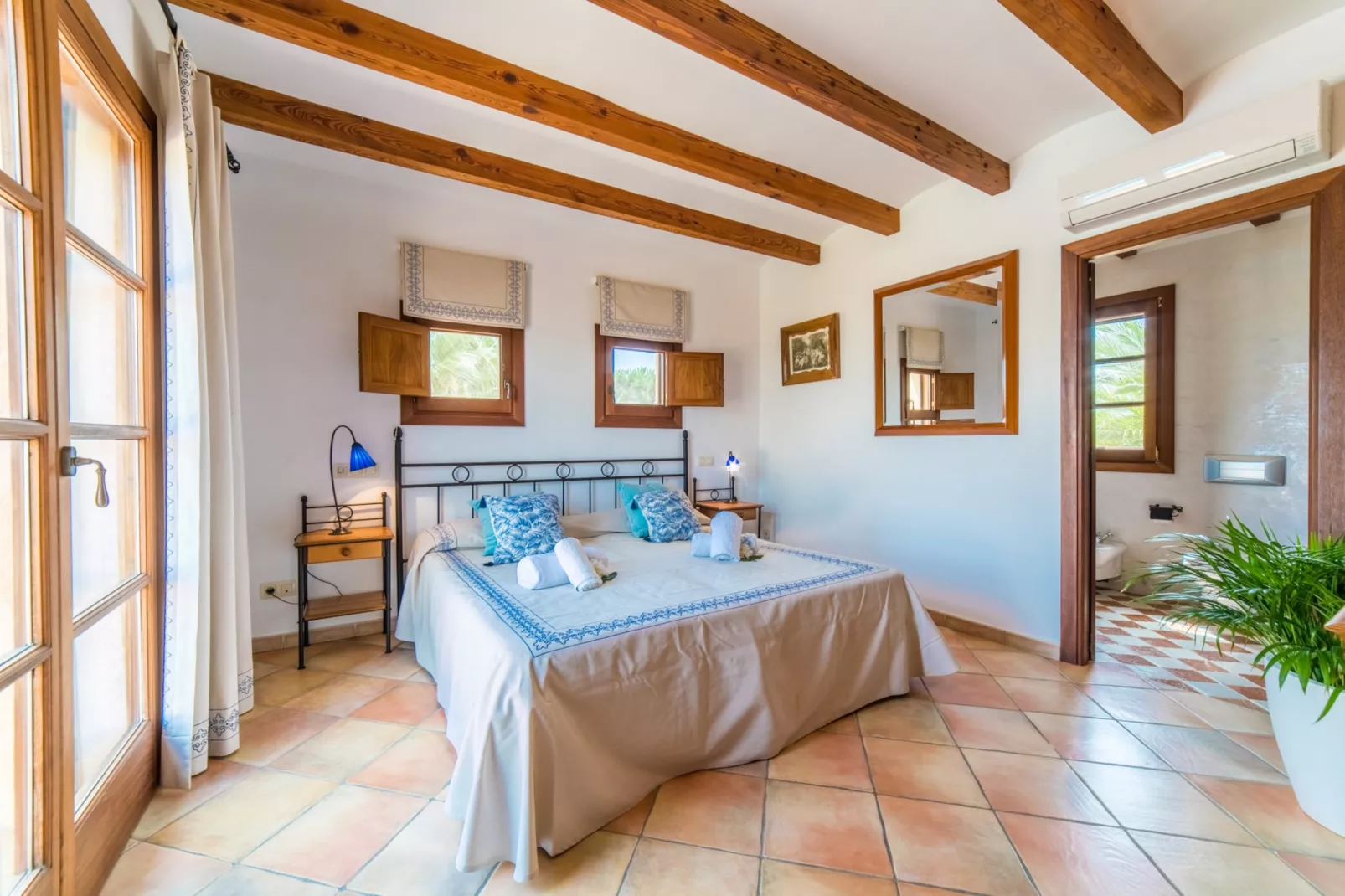 Els Mitjans-Bedroom