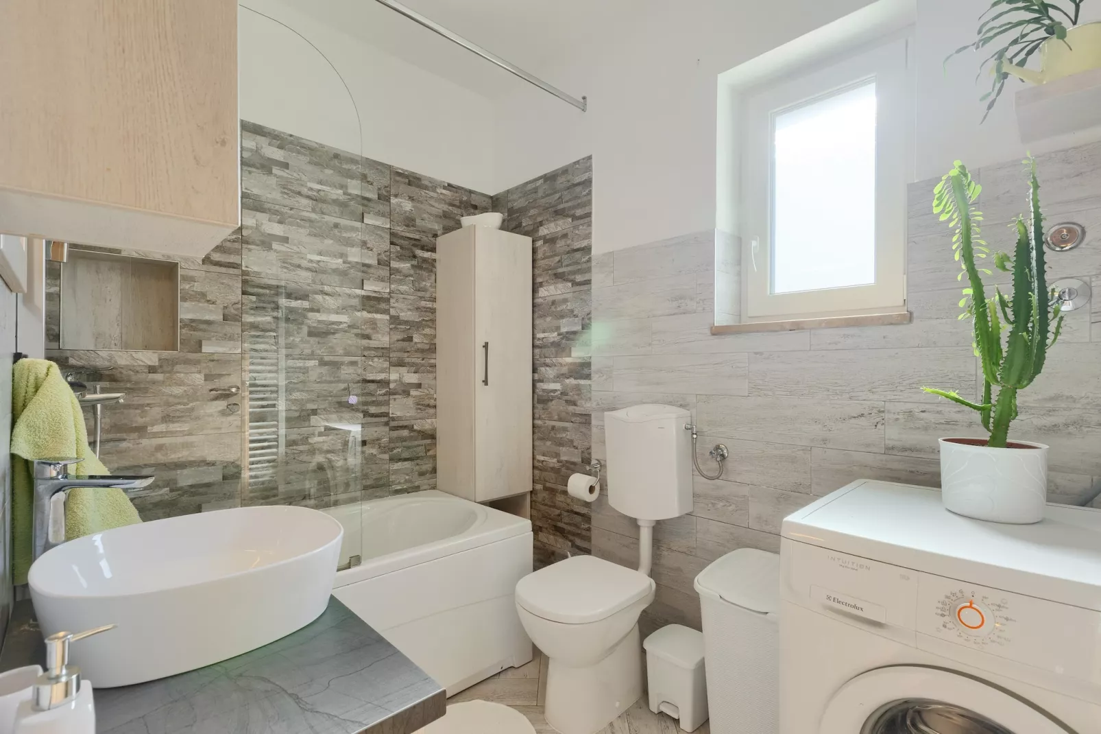 Villa Lasa-Bathroom
