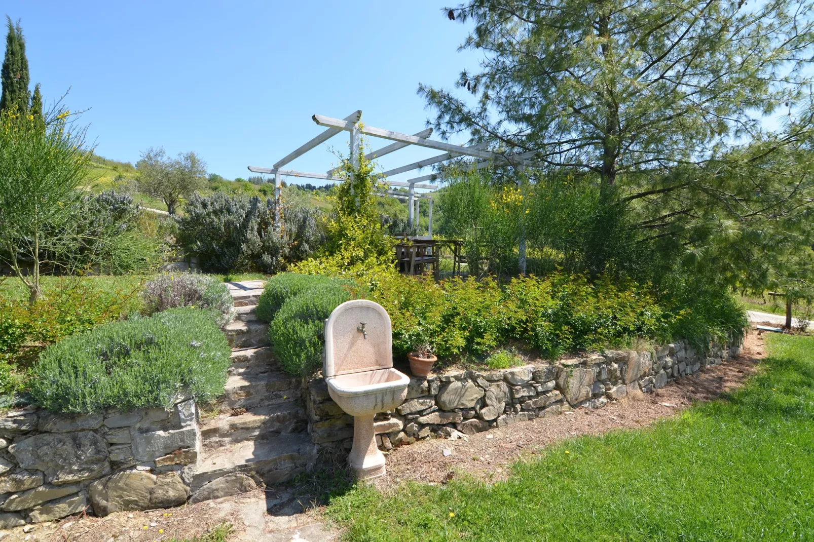 Villa intera-Gardens summer