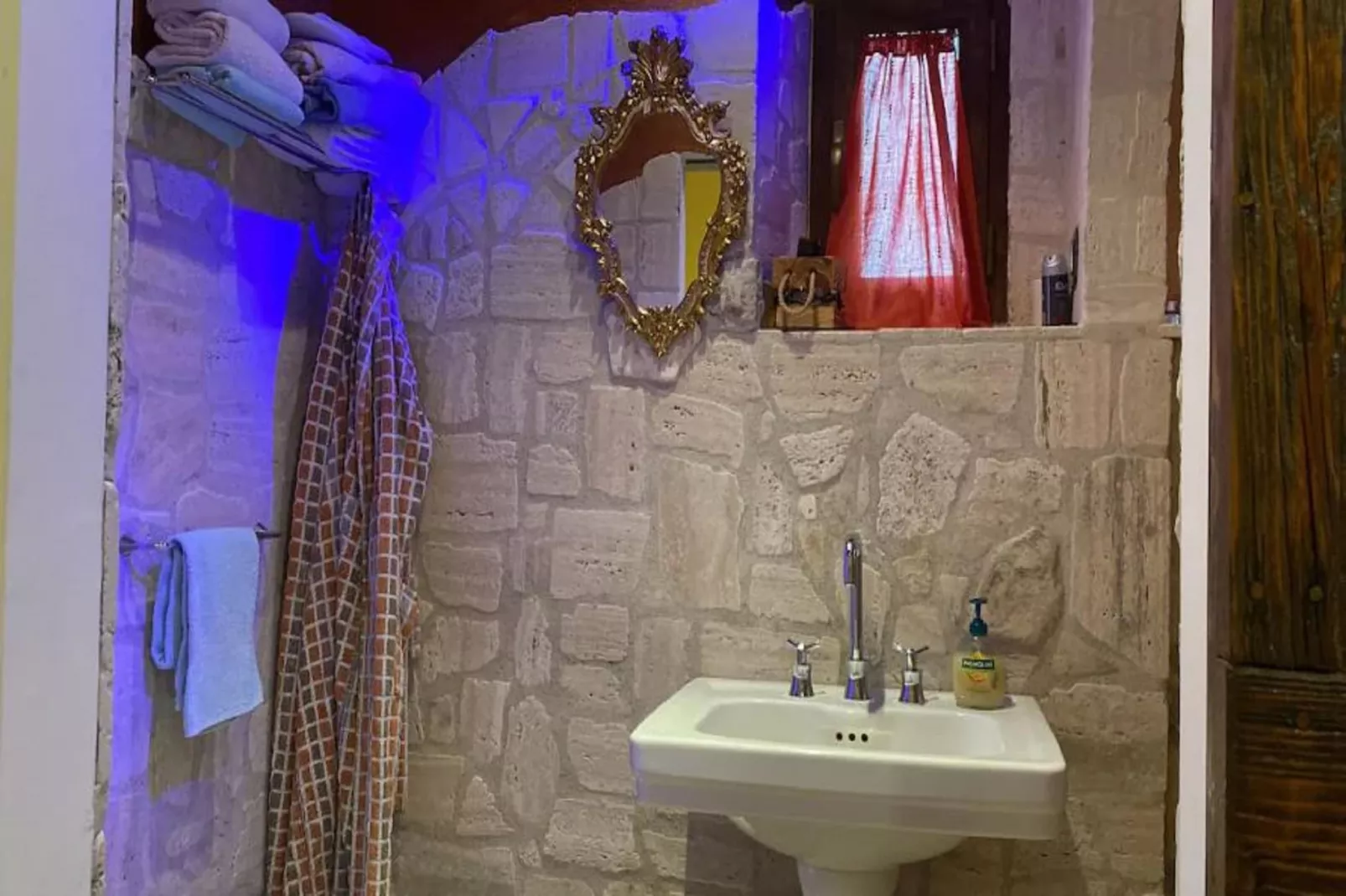 Casa Carlotta-Bathroom
