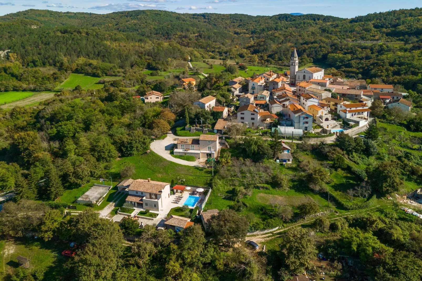 Villa Lasa-Areas summer 1km