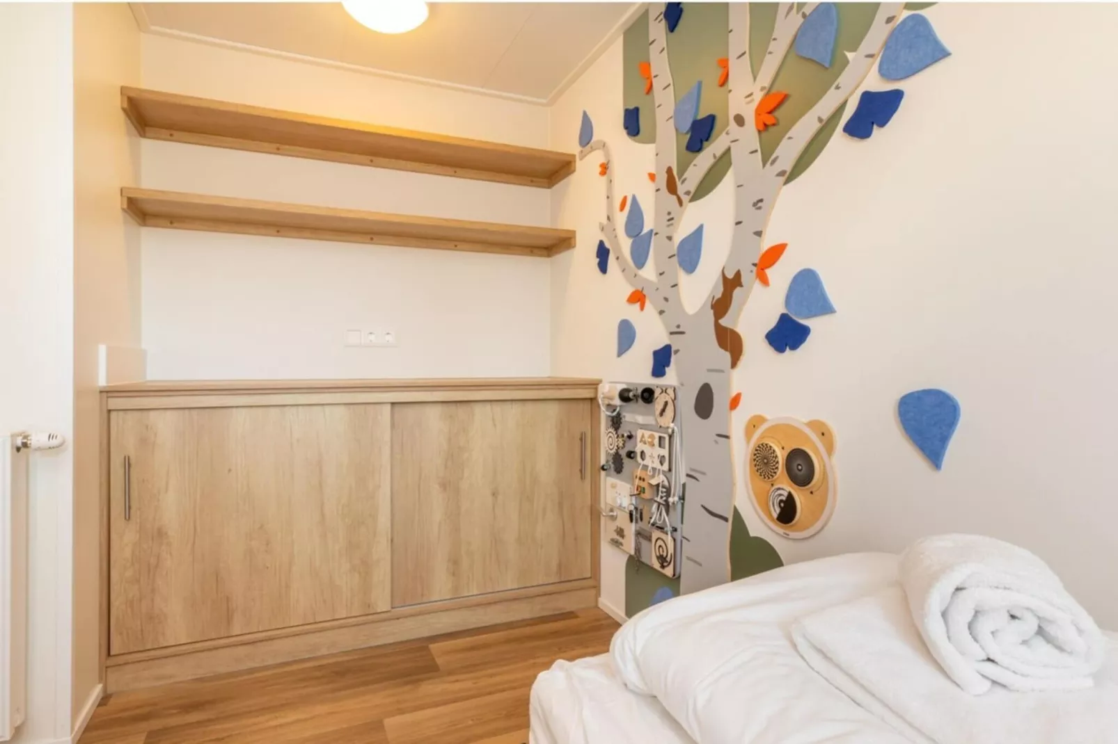 Chalet - Camping de Duinhoeve 'Bosdier'-Bedroom