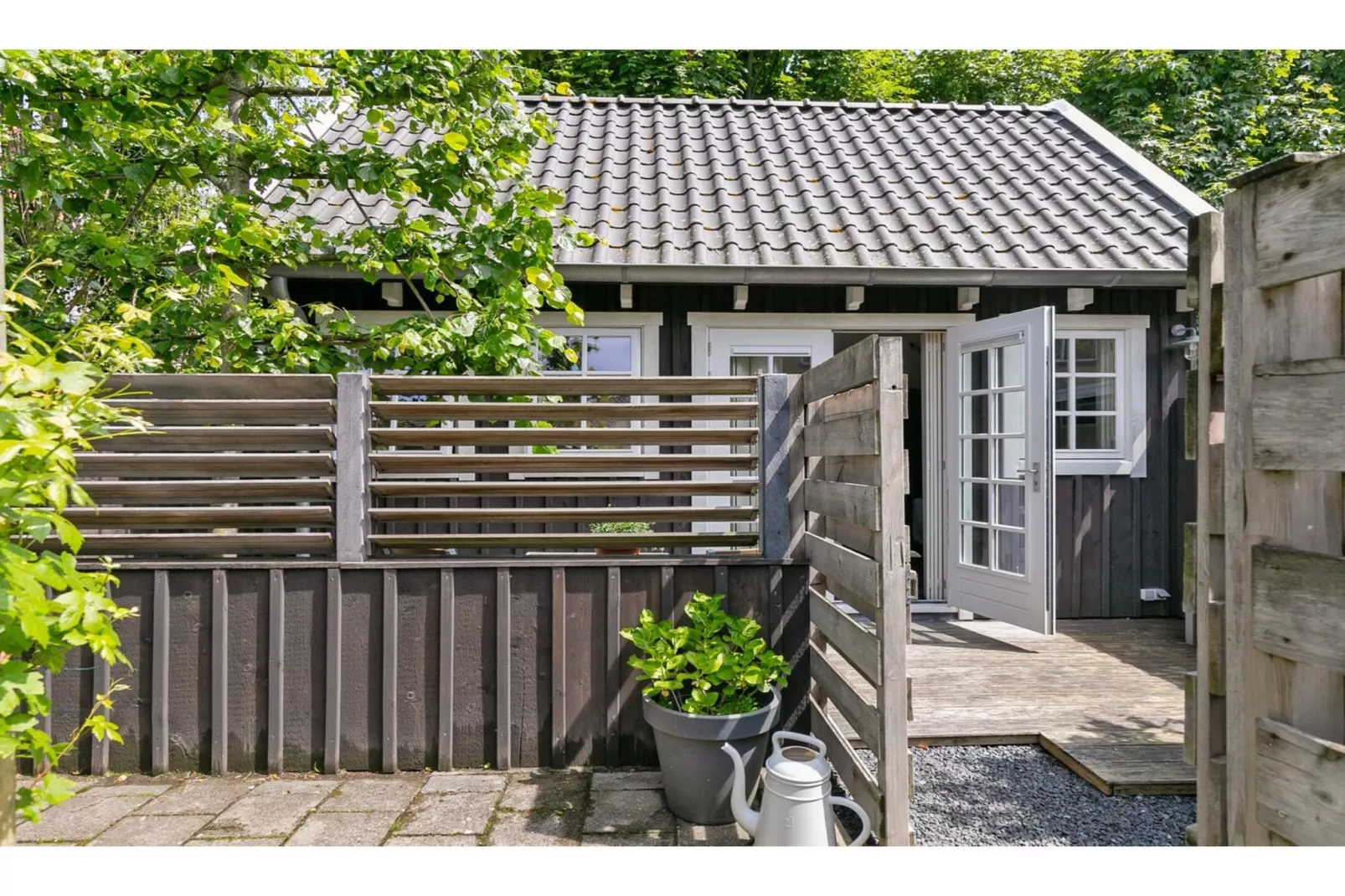 Lijsterhofstraat 13 - Knusse vakantiewoning nabij strand en centrum-Gardens summer