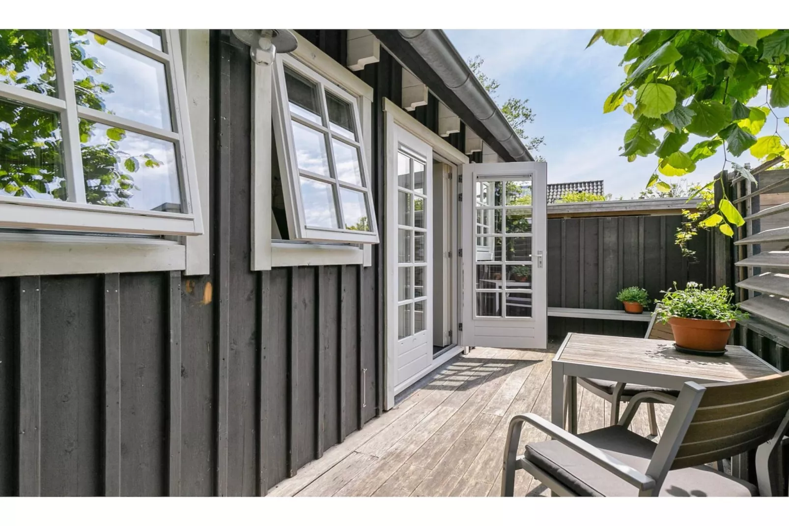 Lijsterhofstraat 13 - Knusse vakantiewoning nabij strand en centrum-Gardens summer