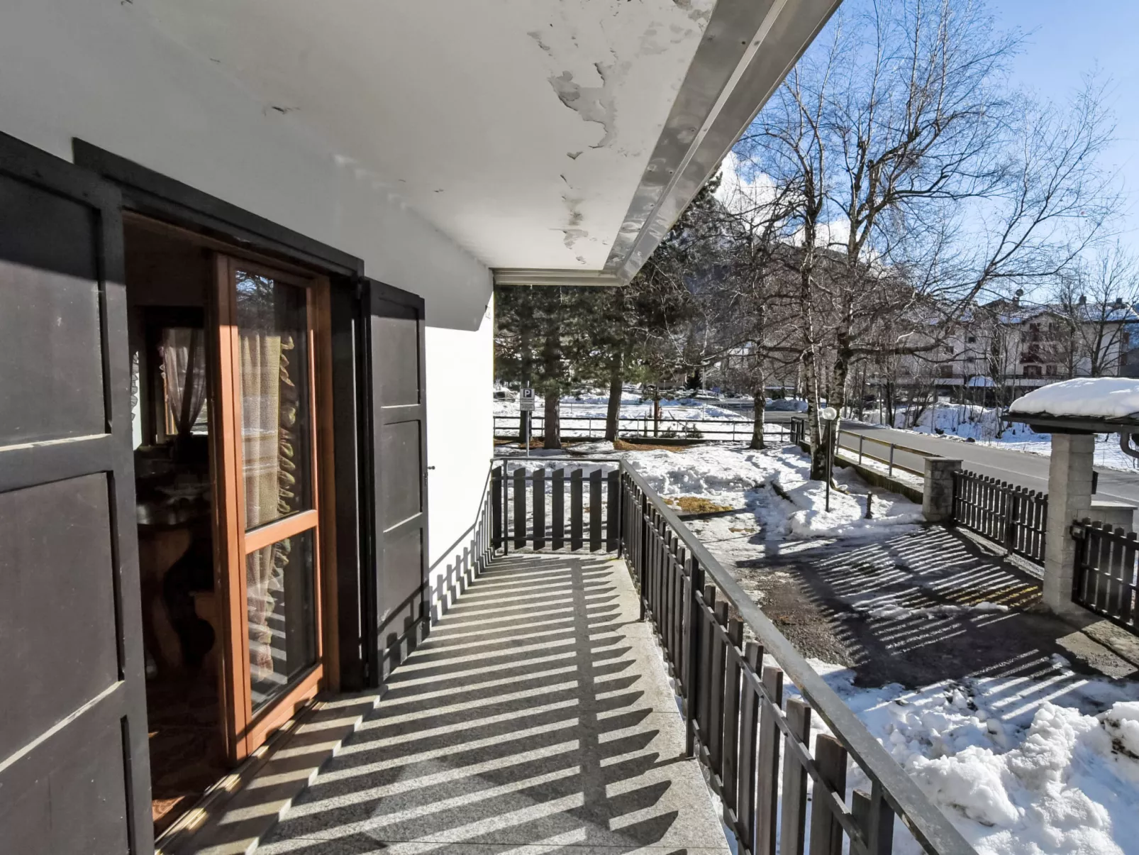 Leonardi Terrace-Outside