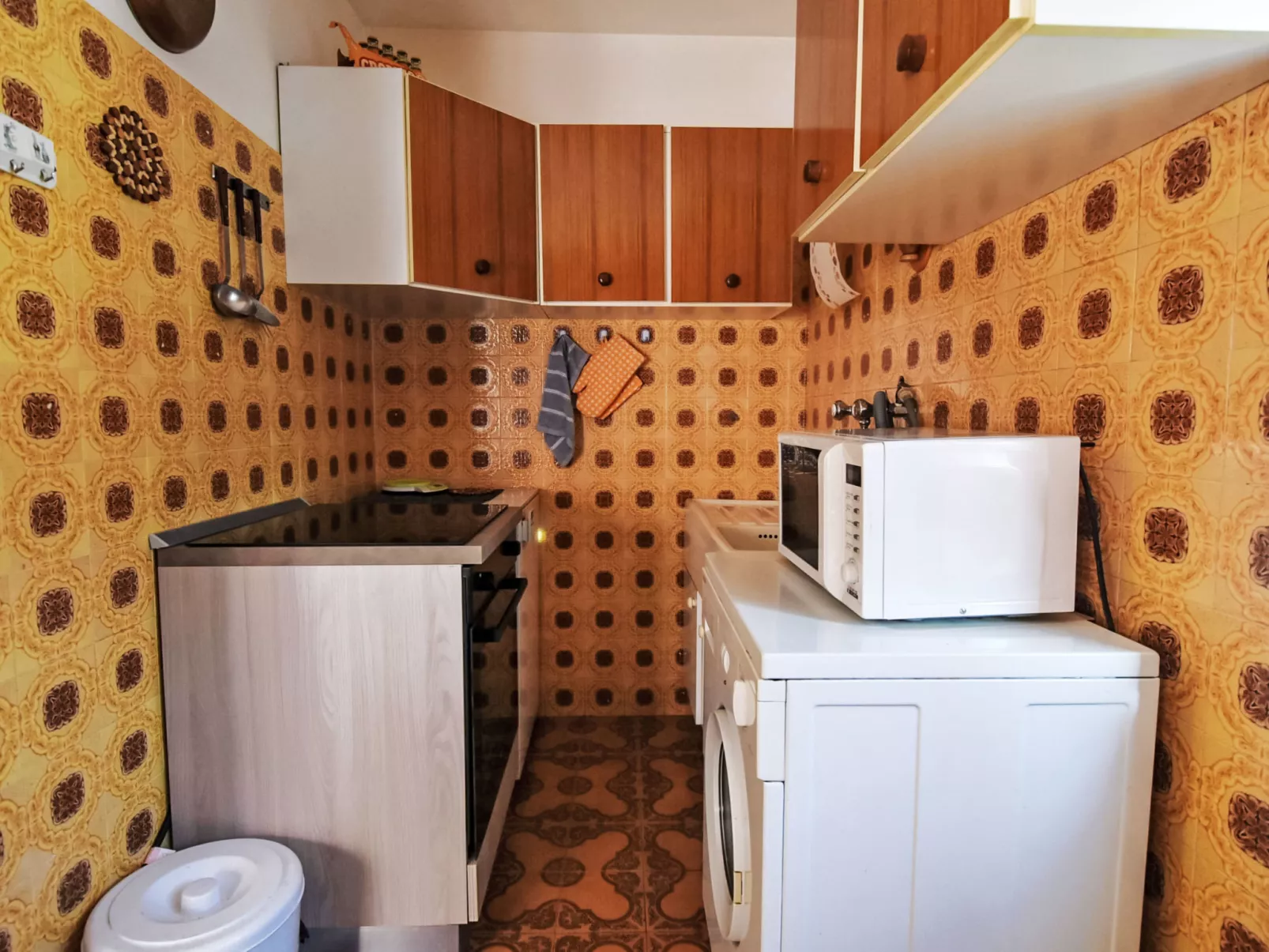 Leonardi Terrace-Inside