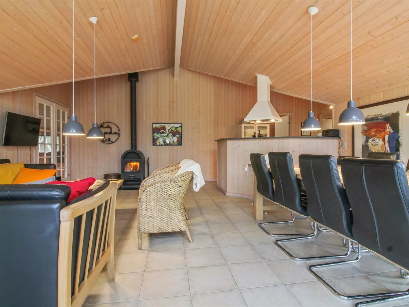 "Synnöve" - 550m from the sea-Inside