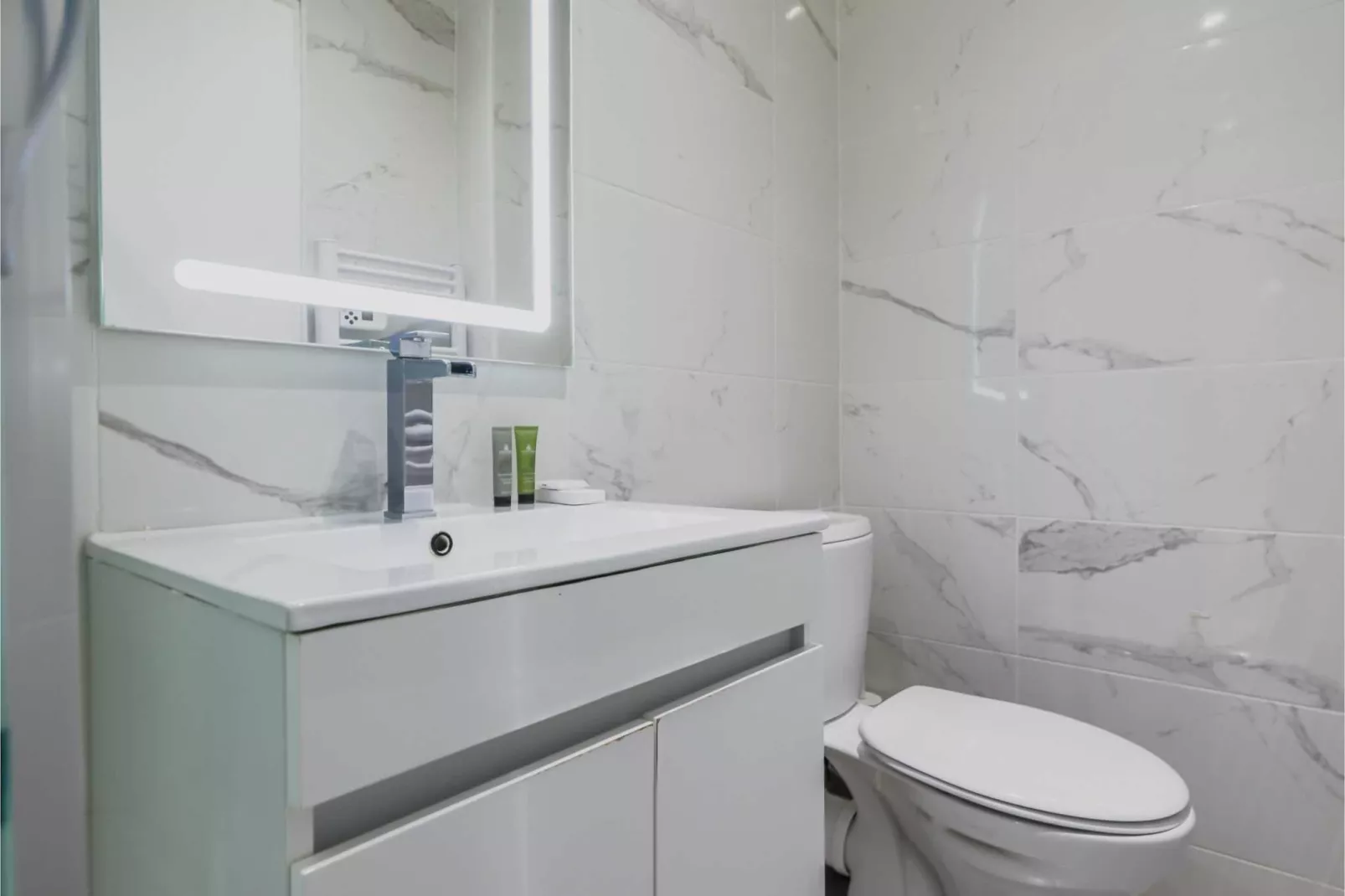 MB-118-BELLEVILLE-0G-Bathroom