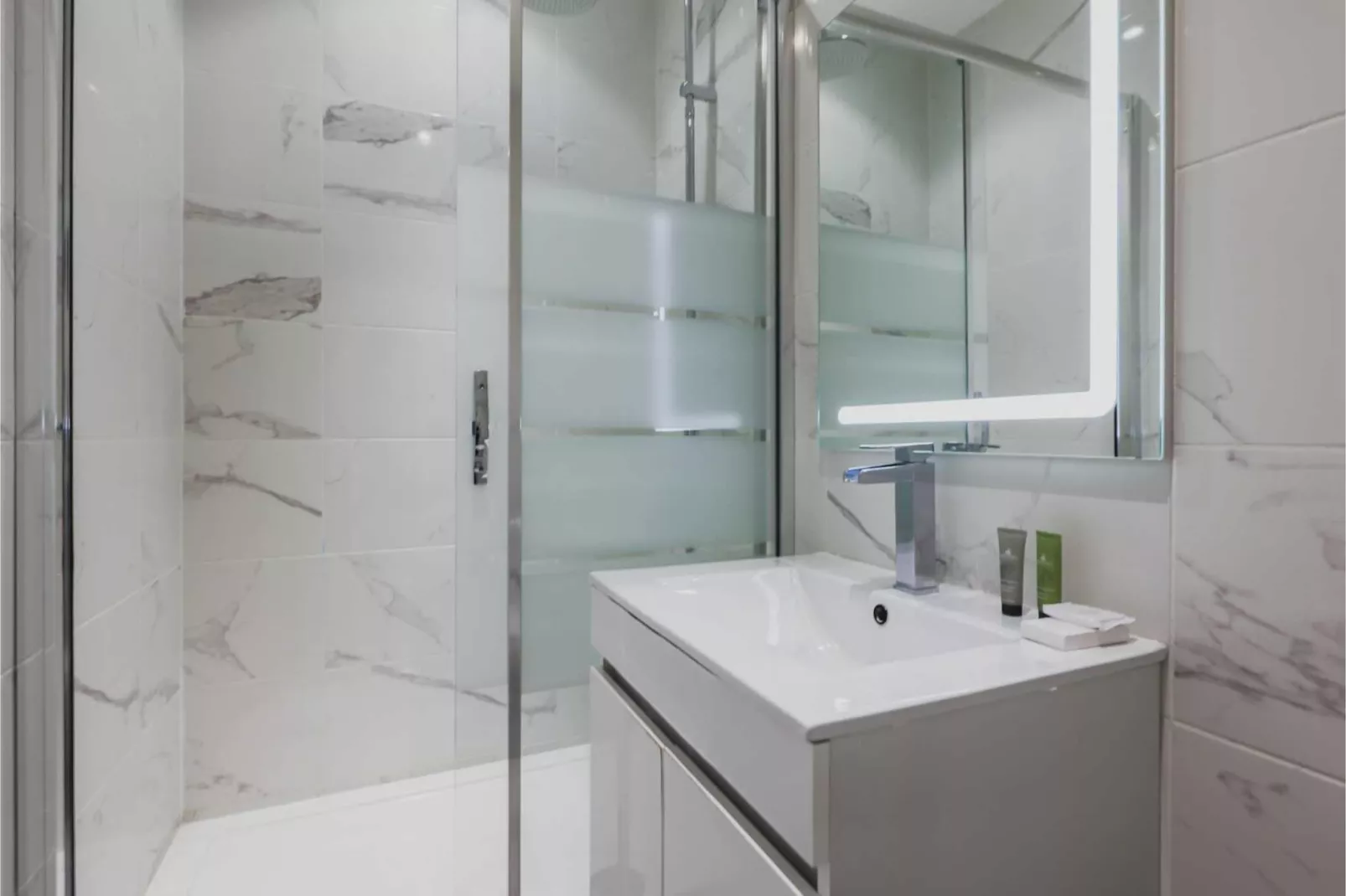 MB-118-BELLEVILLE-0G-Bathroom