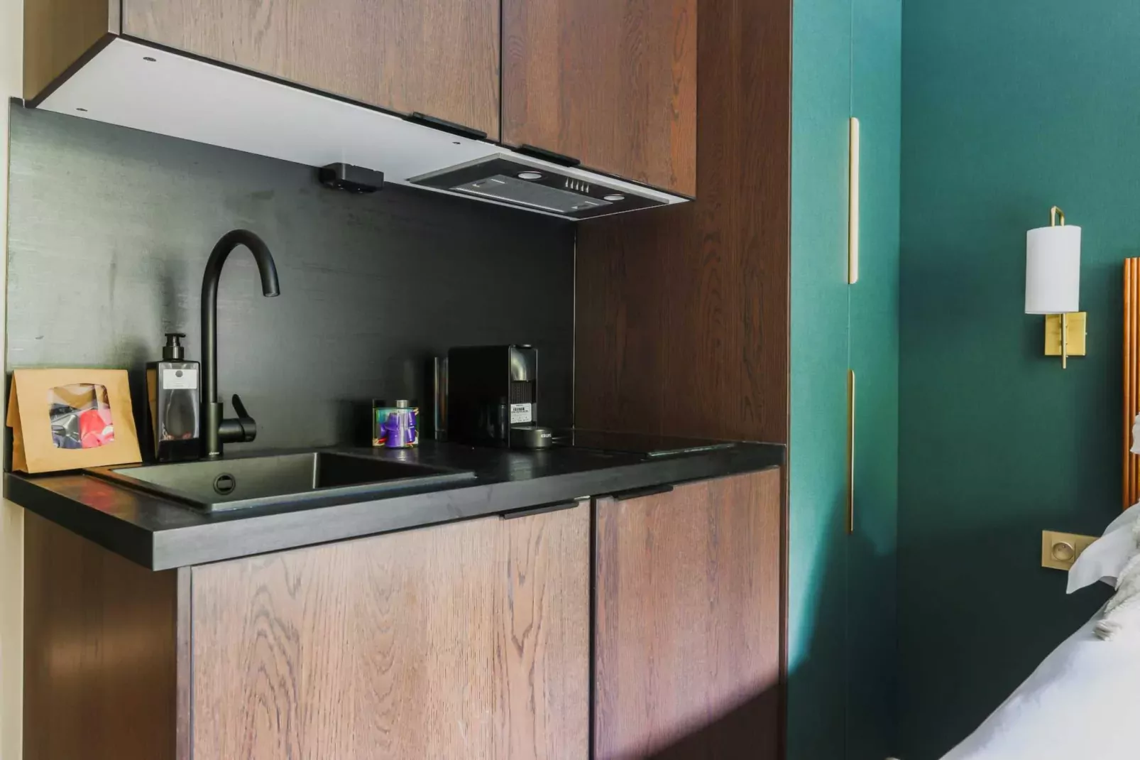 IA-31-DEGAULLE-15-Kitchen