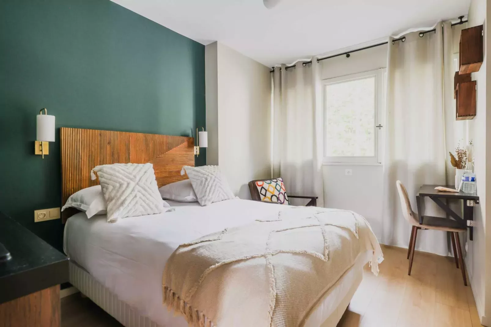 IA-31-DEGAULLE-15-Bedroom