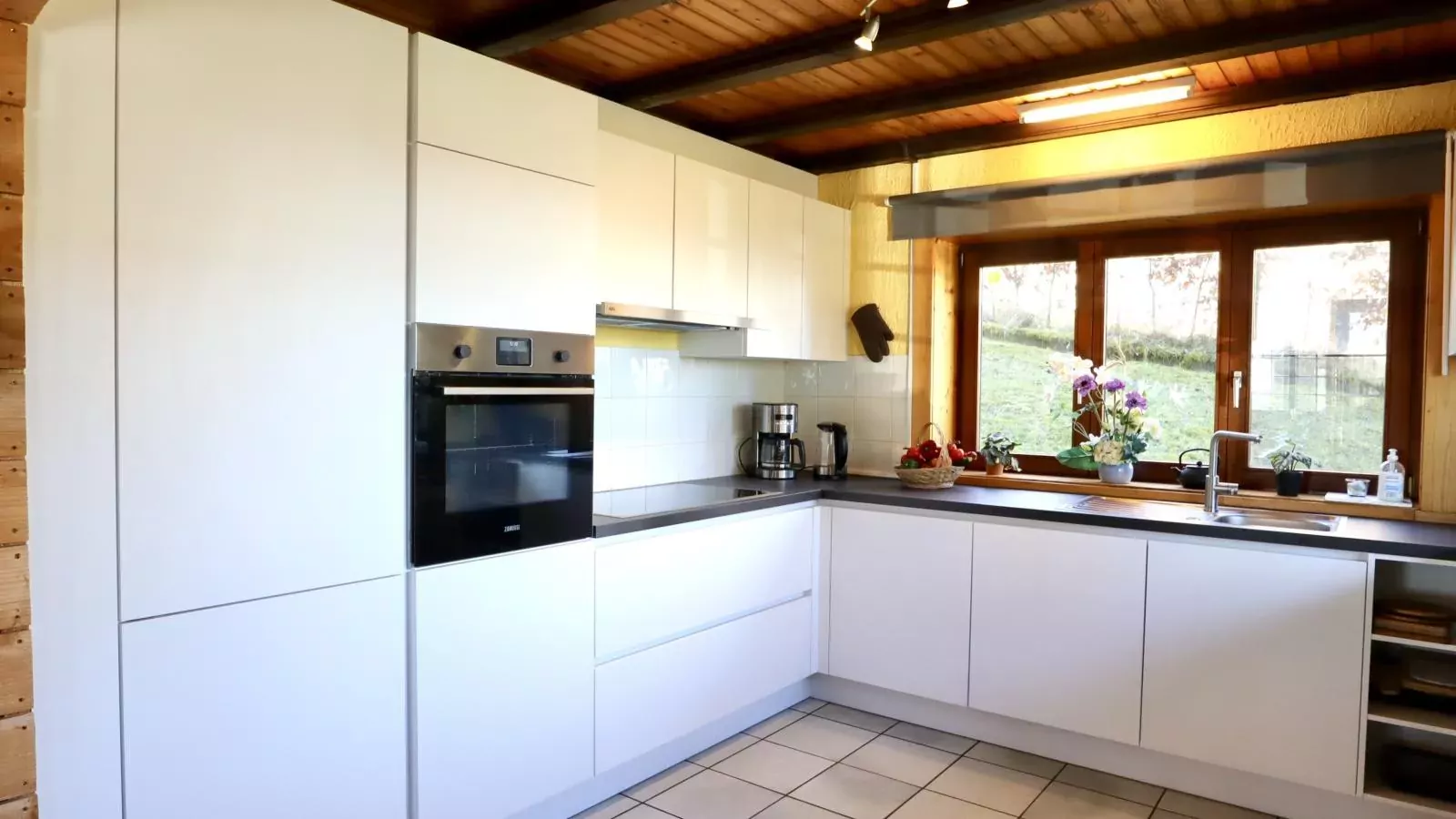 La Pomme de Pin-Kitchen