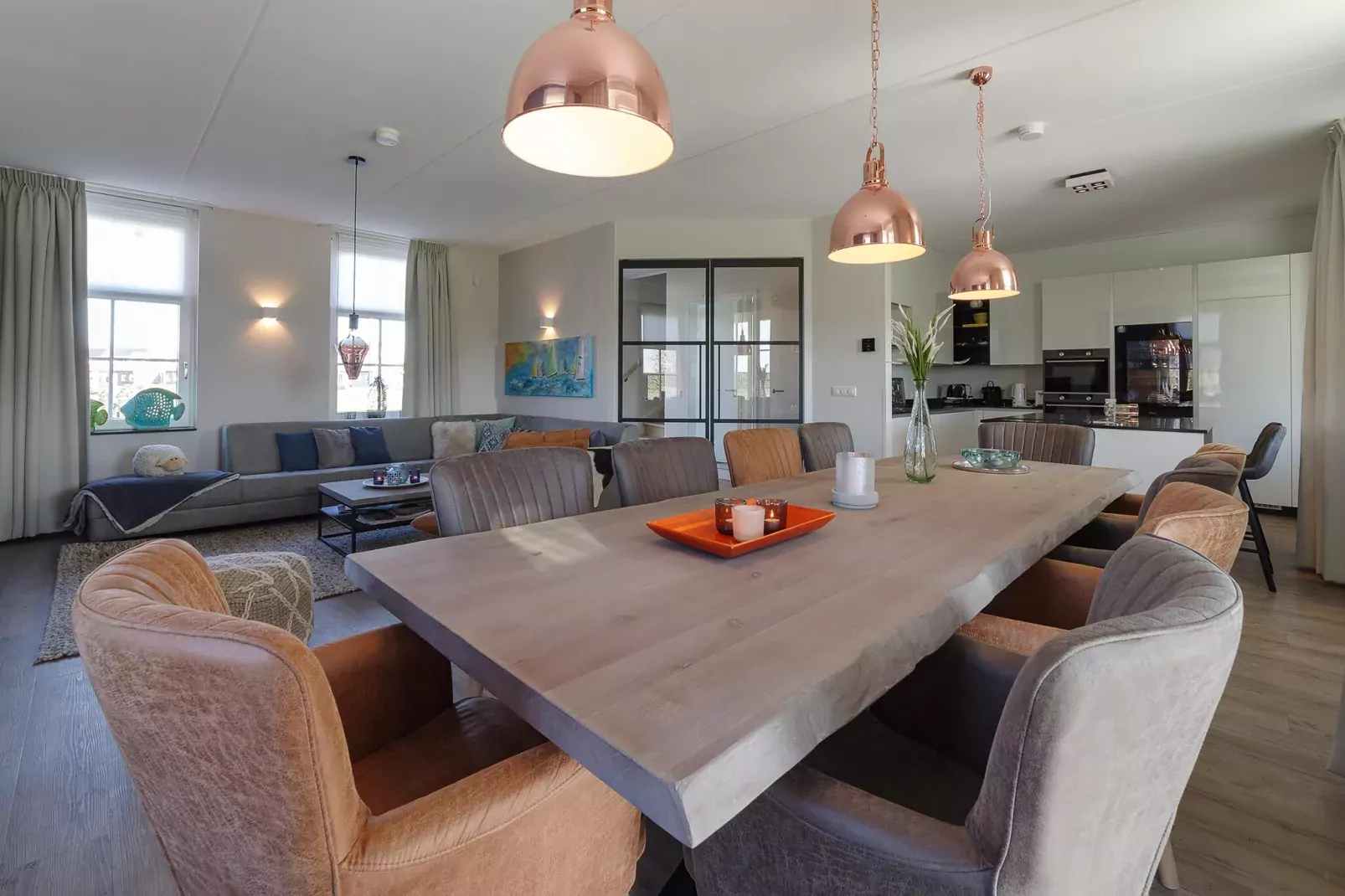 Game Villa-Esszimmer