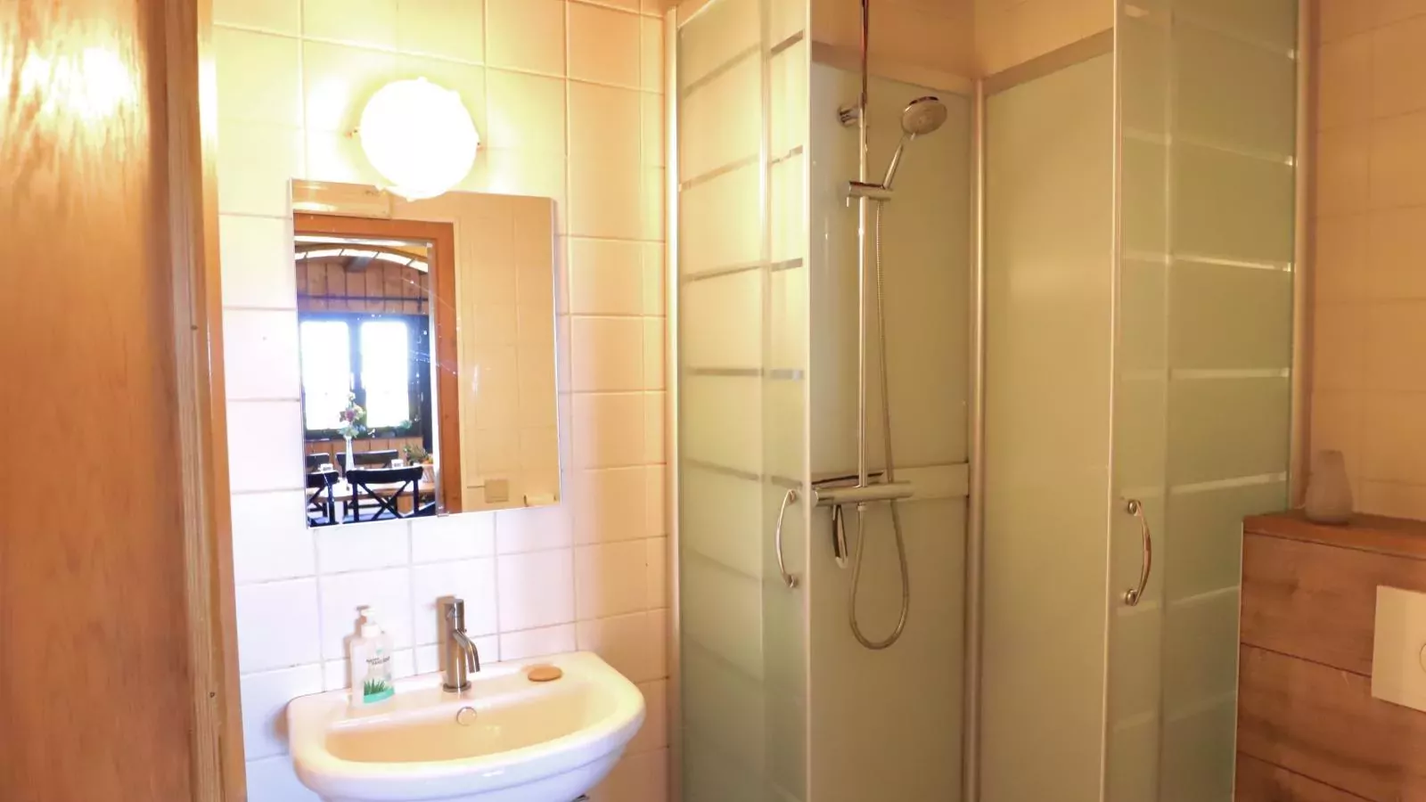 La Pomme de Pin-Bathroom