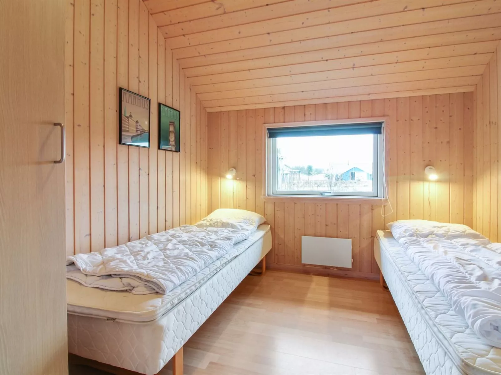 "Synnöve" - 550m from the sea-Inside