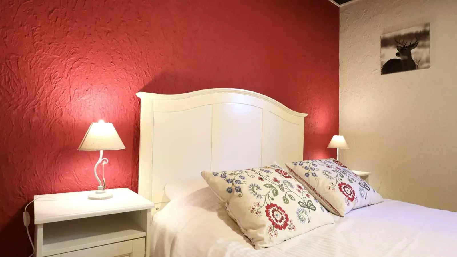 La Pomme de Pin-Bedroom