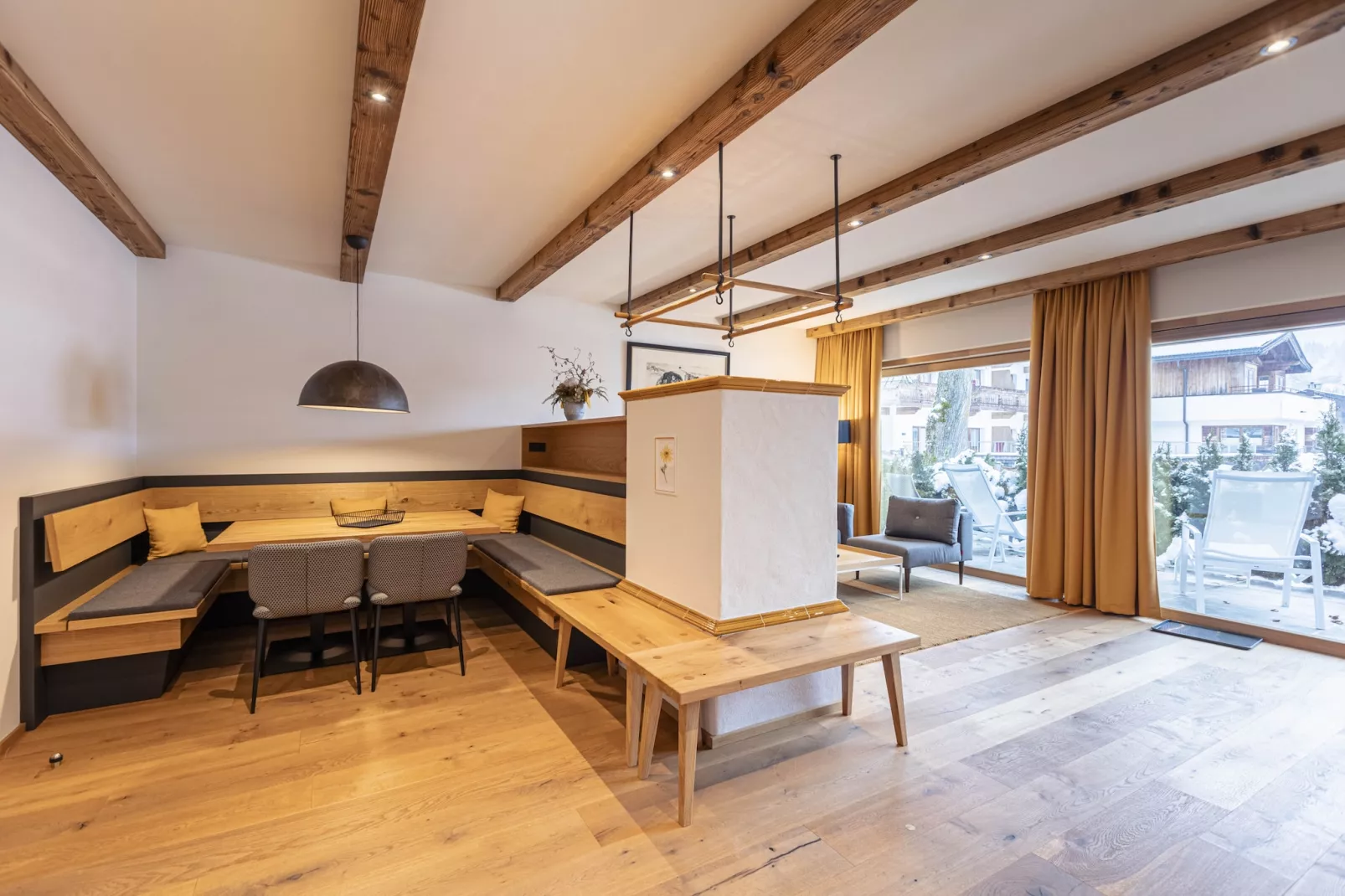 Dorfresort Kitzbühel 11-Dining room