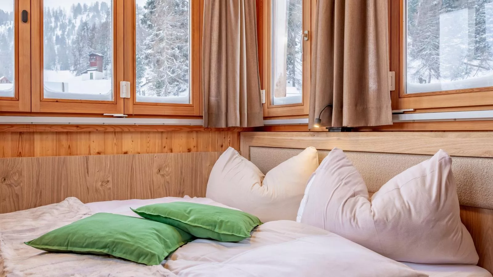 Deluxe Zirberl Top 1-Bedroom