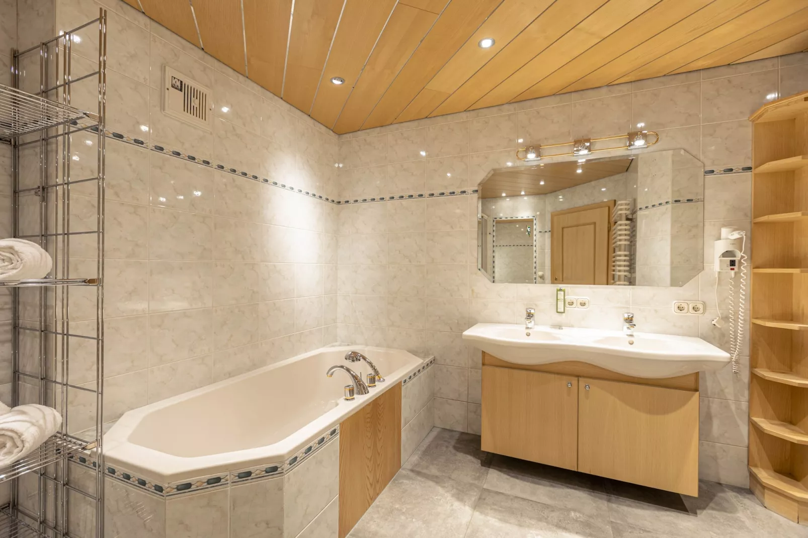 Dorfresort Kitzbühel 8-Bathroom