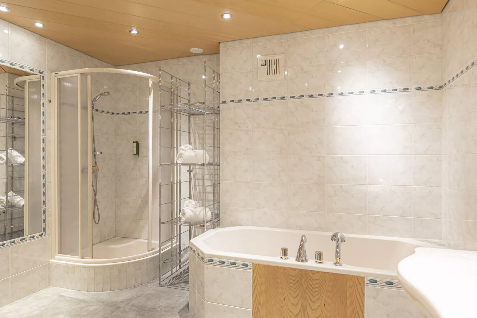 Dorfresort Kitzbühel 8-Bathroom