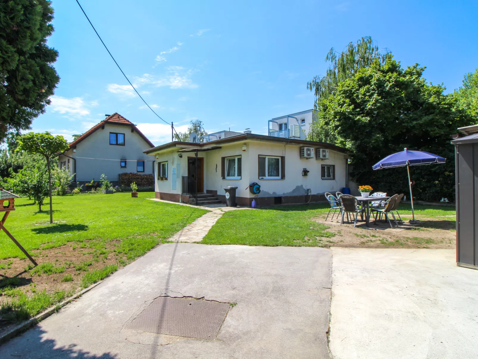 Bungalow Leopoldau-Outside