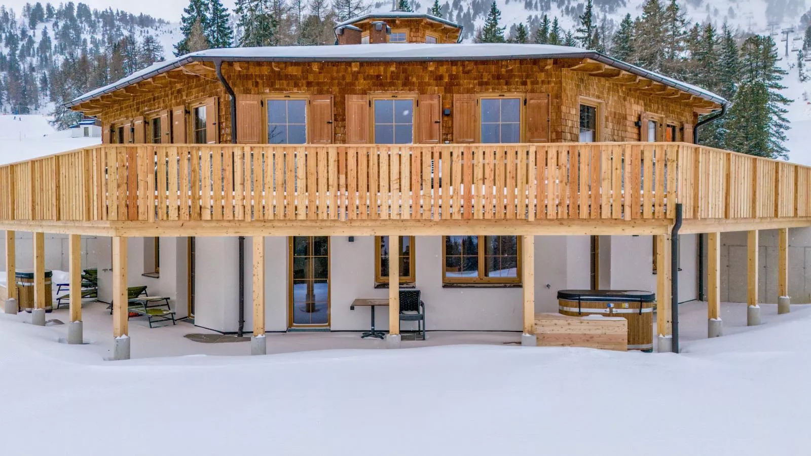 Deluxe Zirberl Top 1-Exterior winter