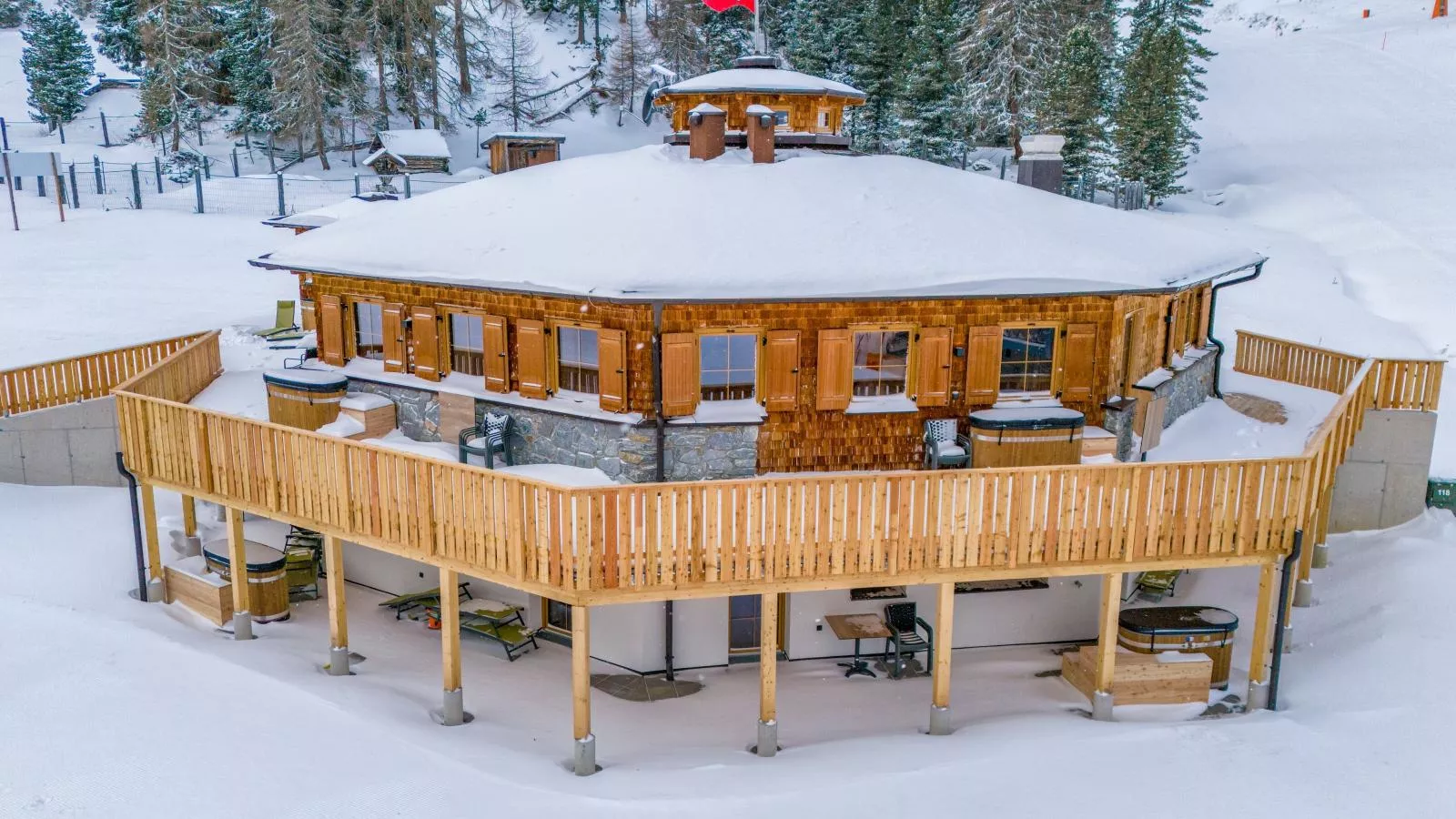Deluxe Zirberl Top 1-Exterior winter