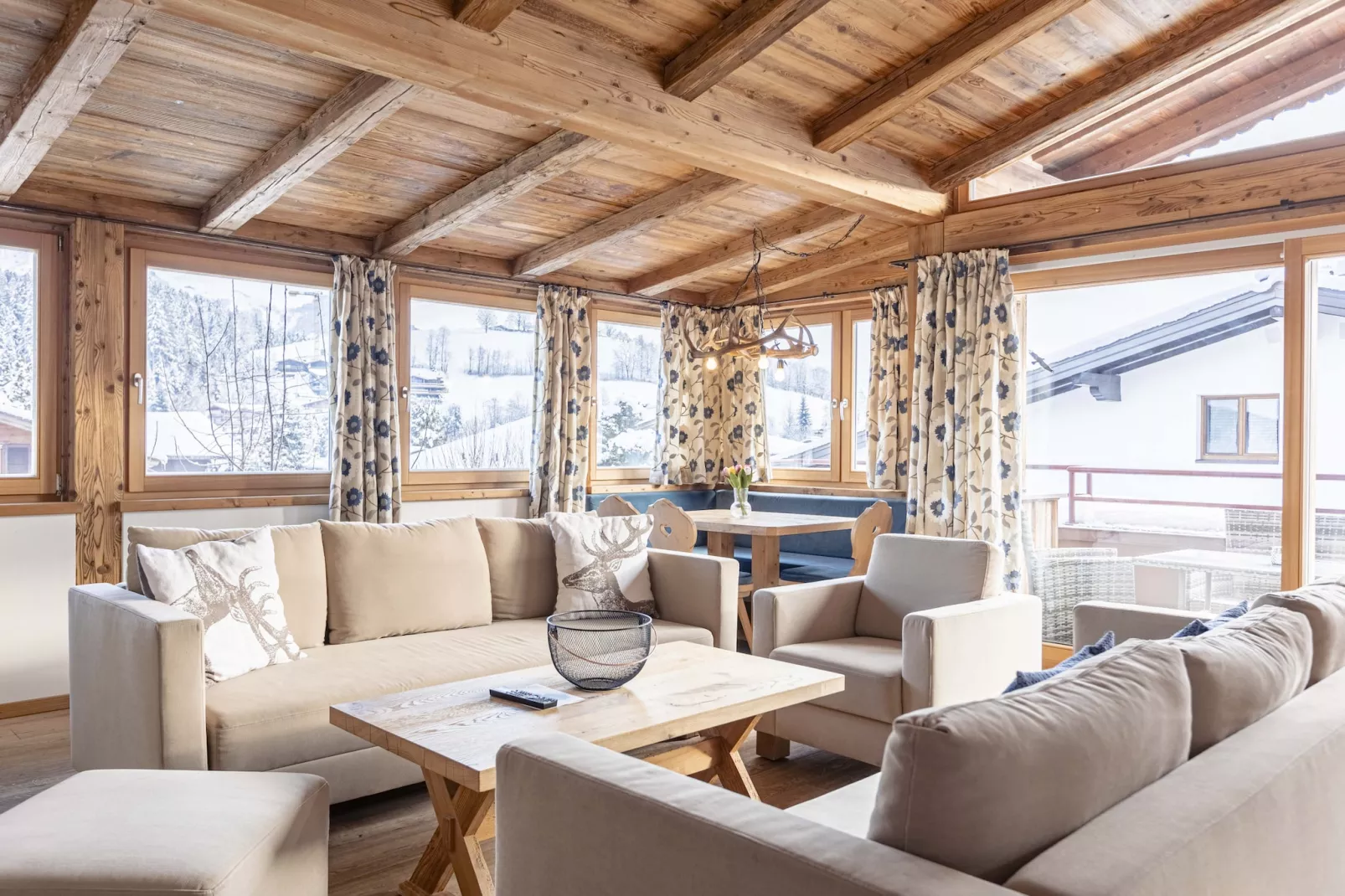 Dorfresort Kitzbühel 10-Living room