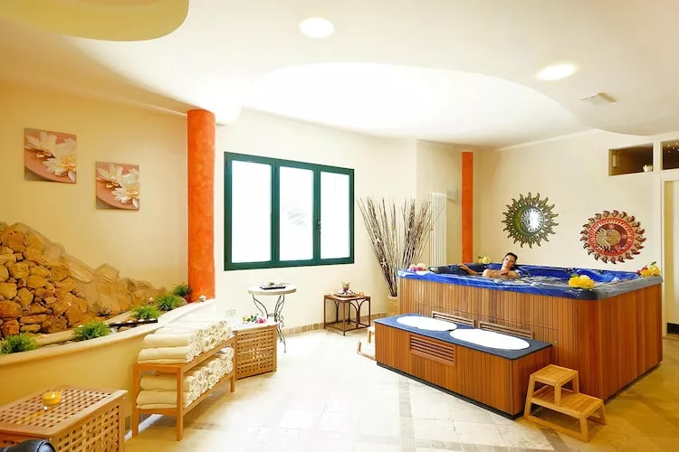 Ferienanlage La Cecinella Villaggio Turistico Cecina Mare Typ Trilo  F Villette GINEPRO-Bathroom