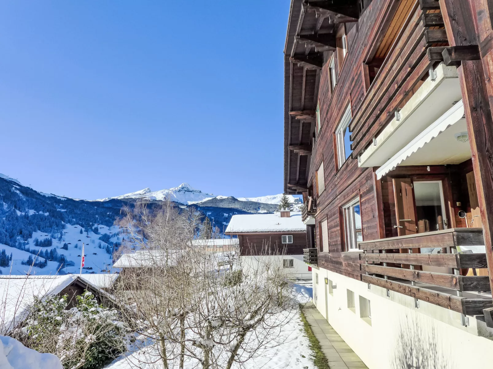 SnowKaya Grindelwald-Outside