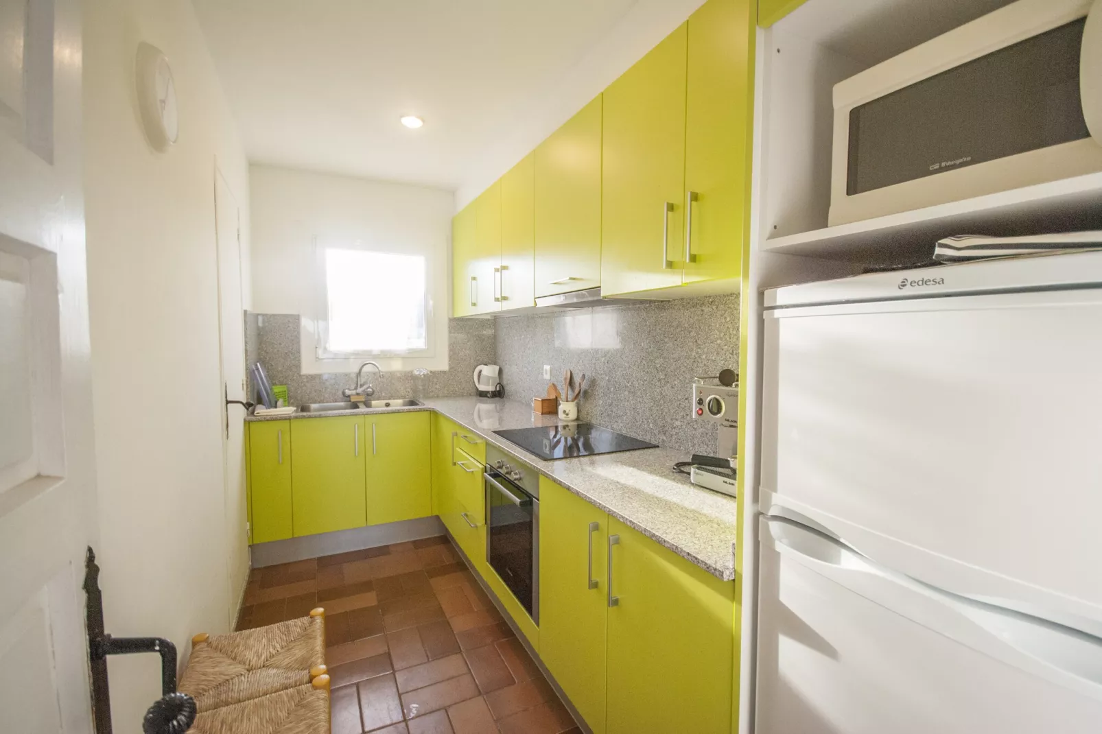Medas 17-Kitchen