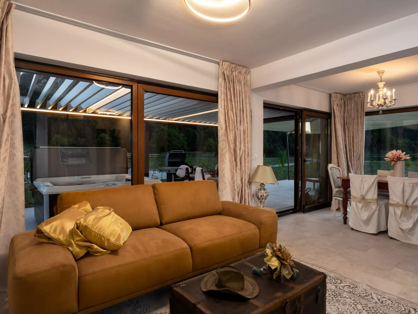 Mountain House Volta 2-Inside