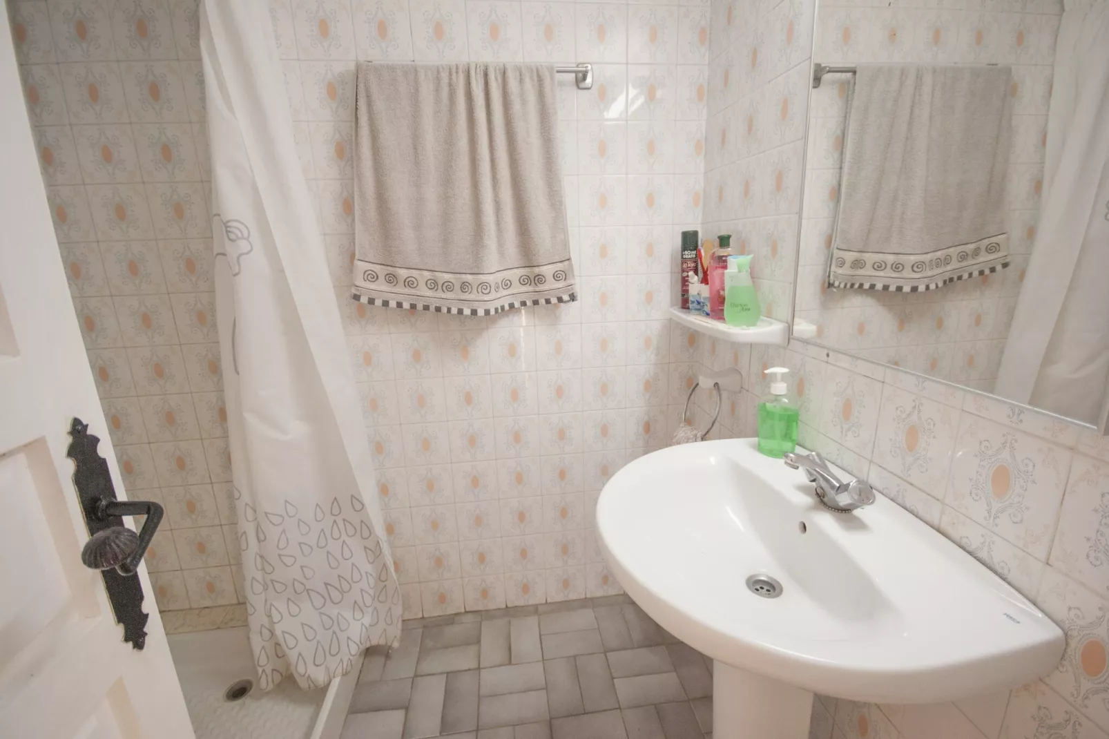 Medas 17-Bathroom