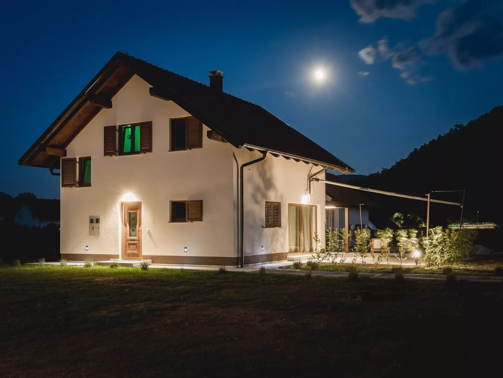 Mountain House Volta 2-Outside