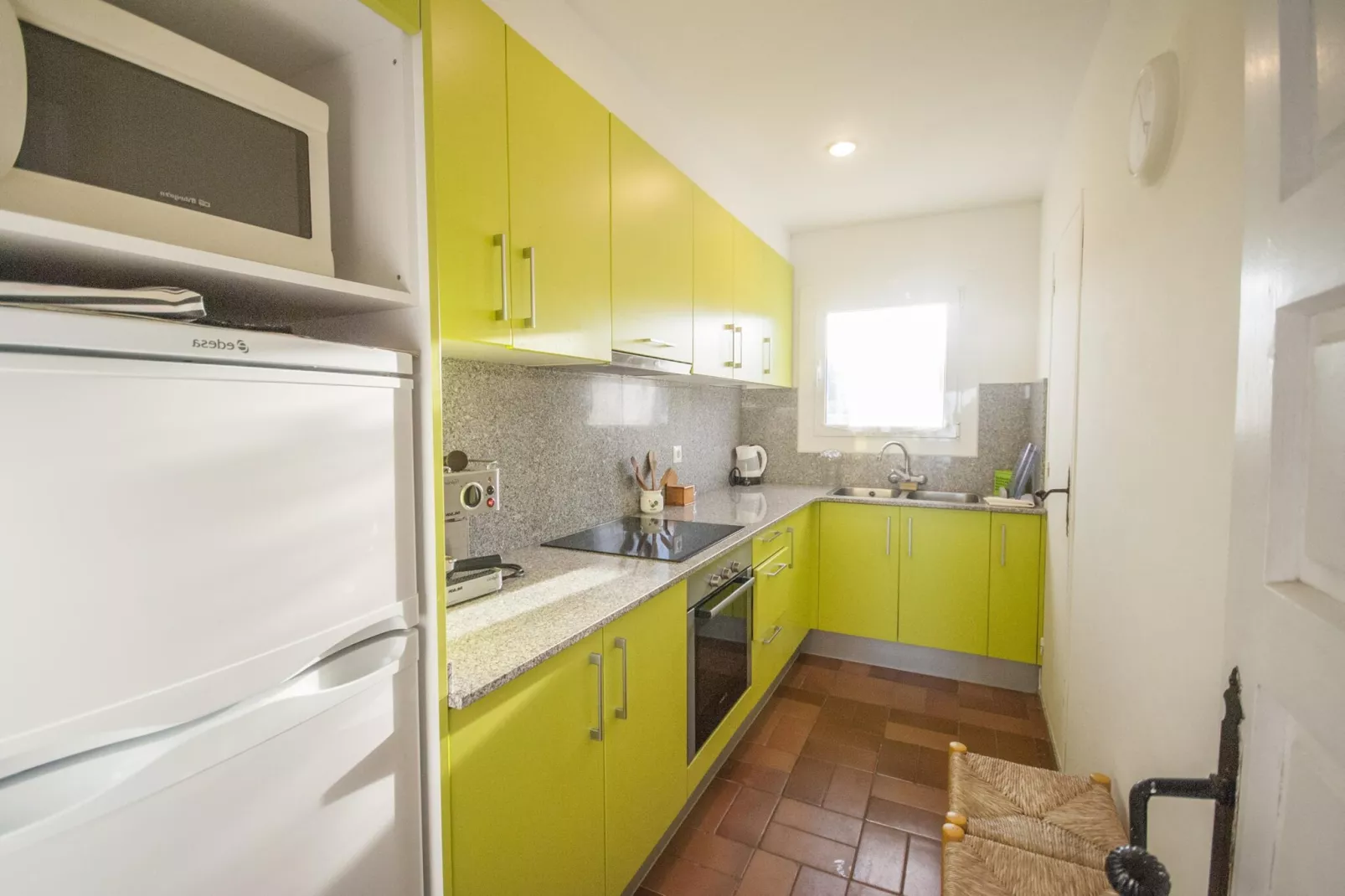 Medas 17-Kitchen