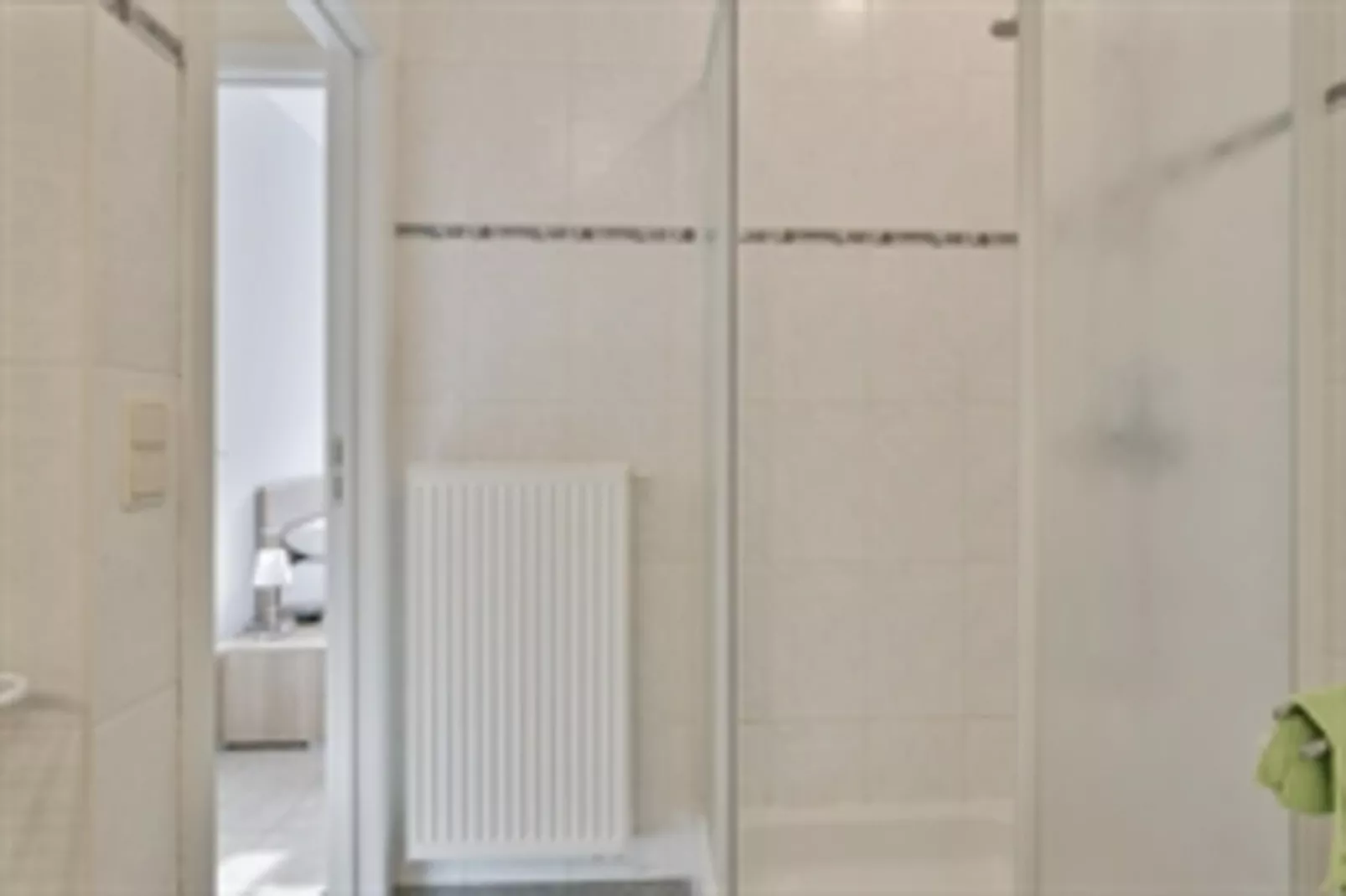 SALONIKI 8A-Bathroom