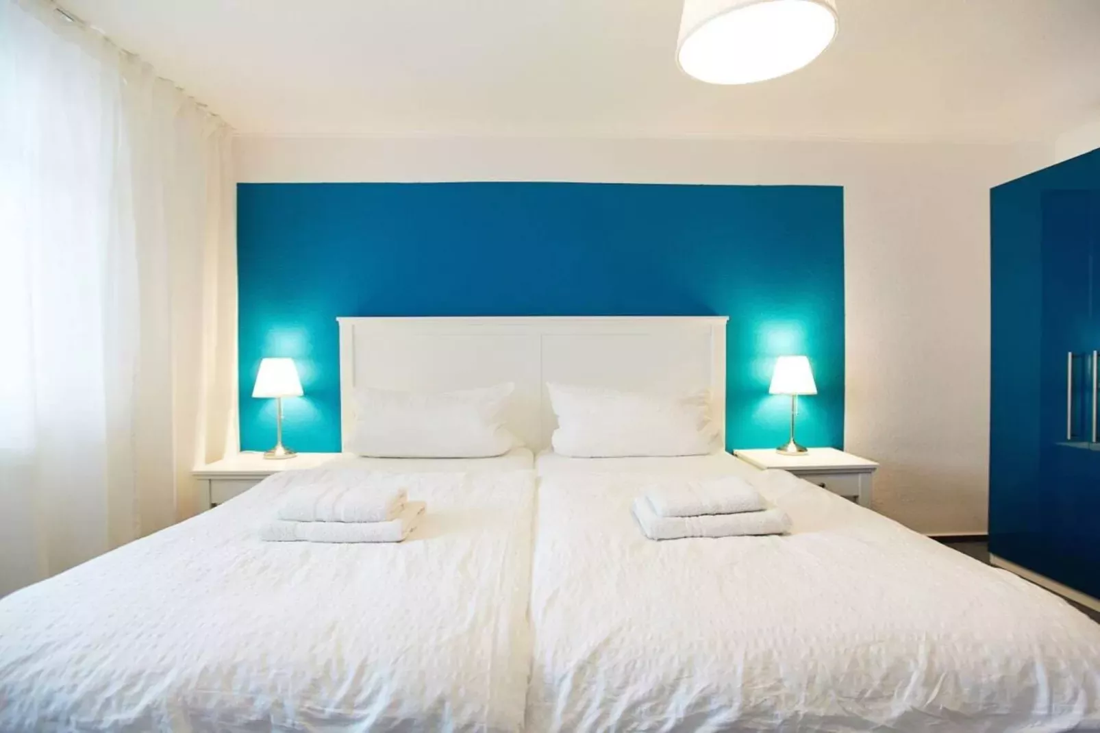 91009-Bedroom