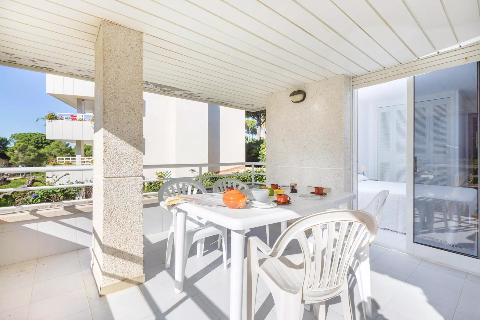 Open Pals - T-Terrace balcony