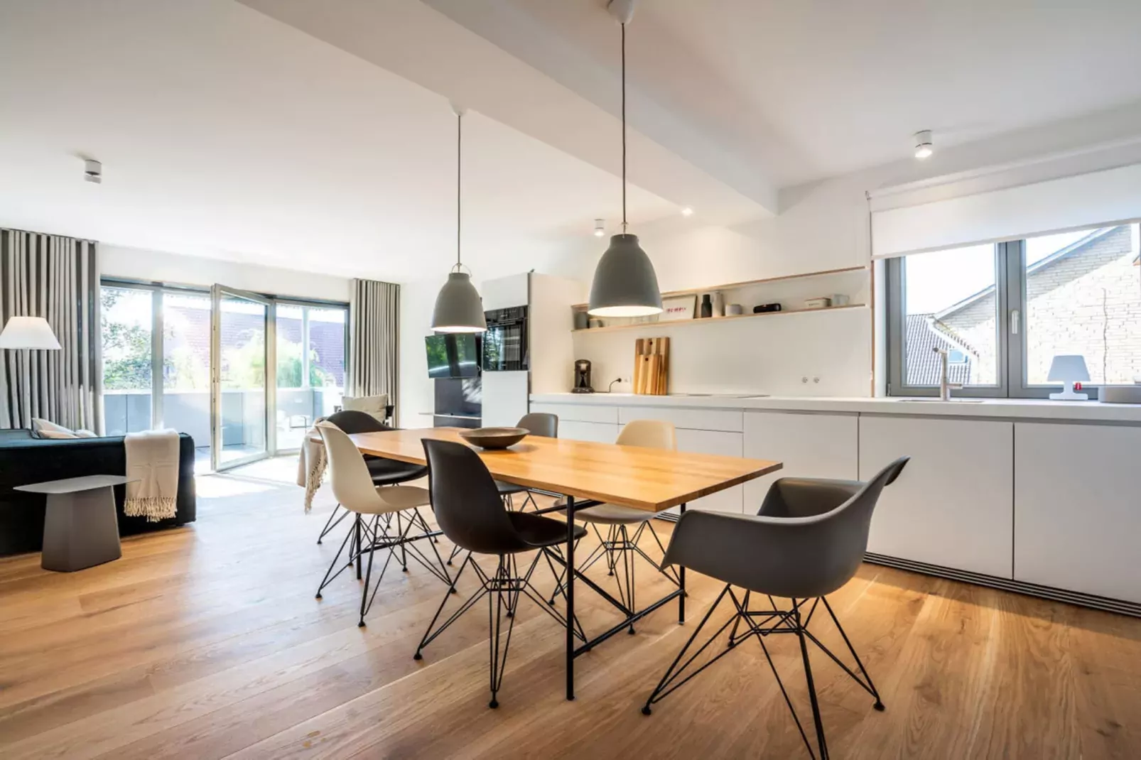 372071-Dining room