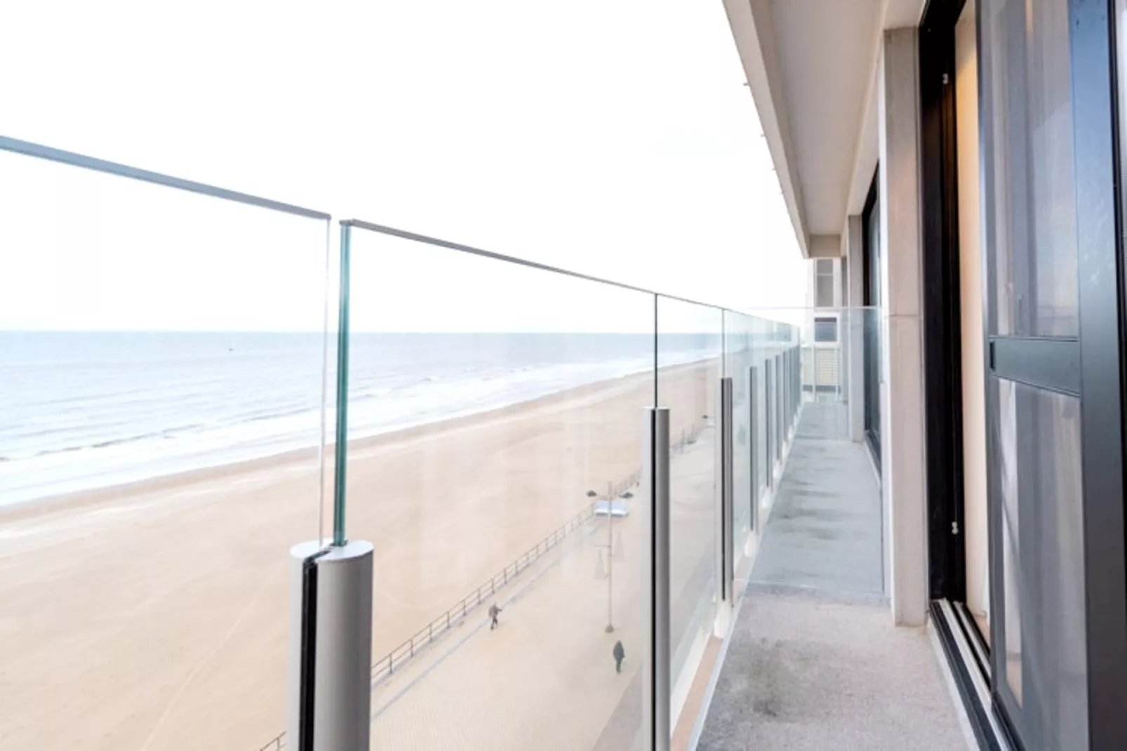 NOVAL 0601/ 6C-Terrace balcony