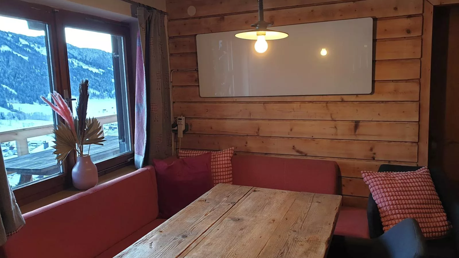 Sonnenhütte unten-Dining room