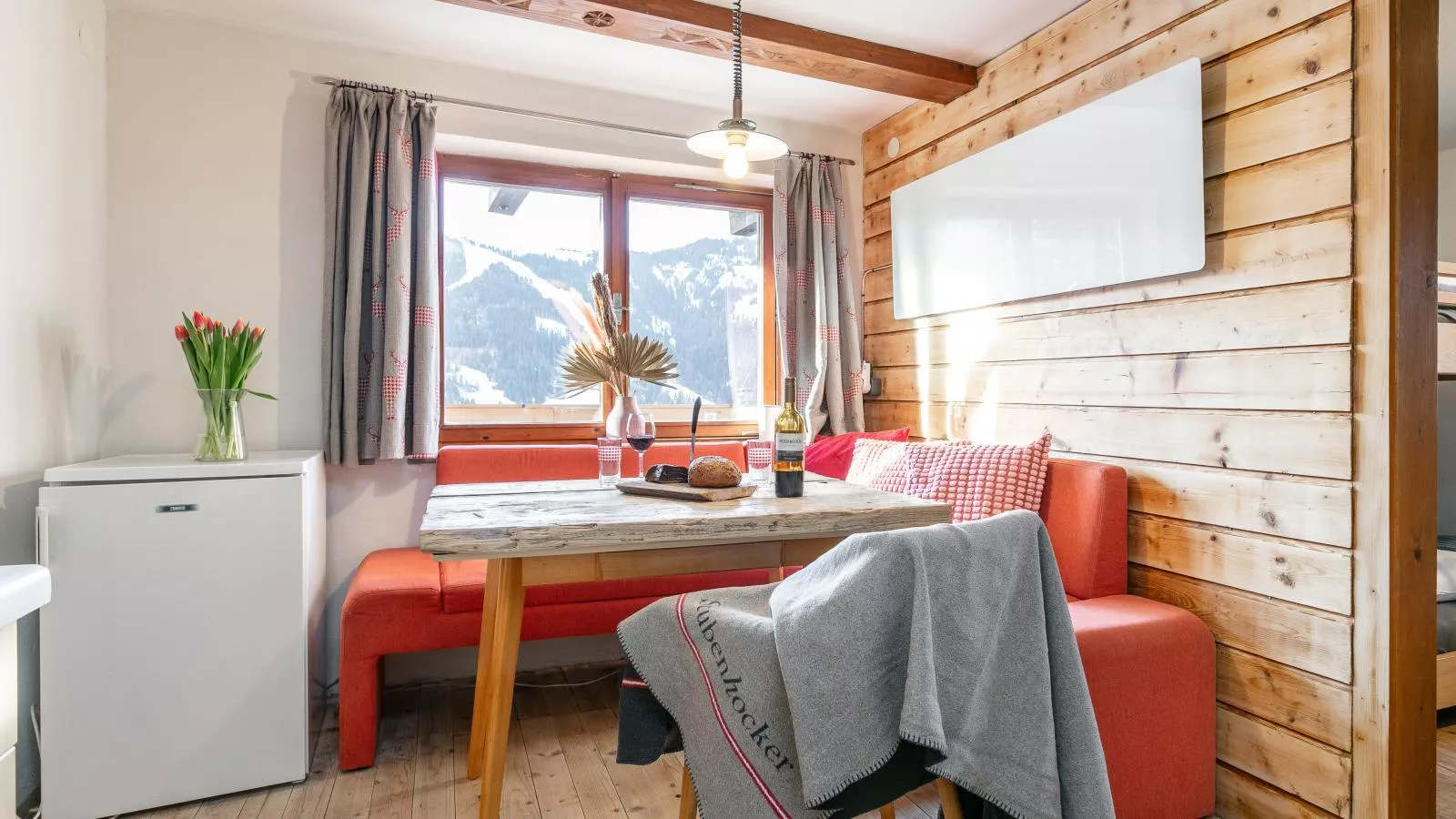 Sonnenhütte unten-Dining room