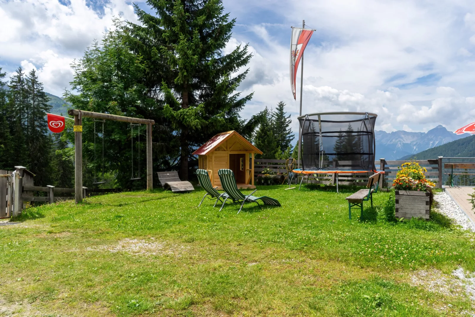 Naviser Hütte Wohnung Kirchdach 145-Gardens summer