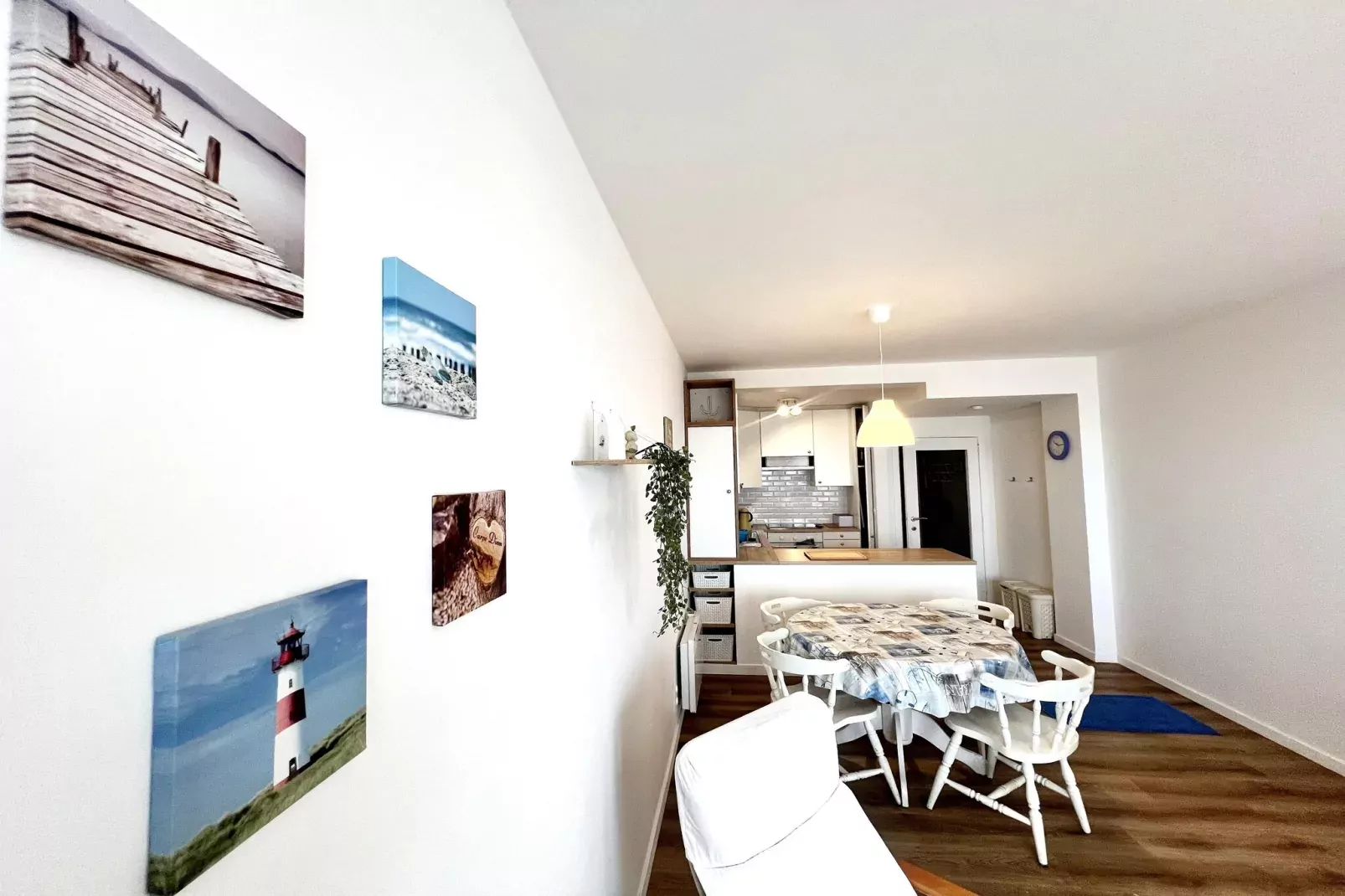 CASTELLA 0103/1A-Salon