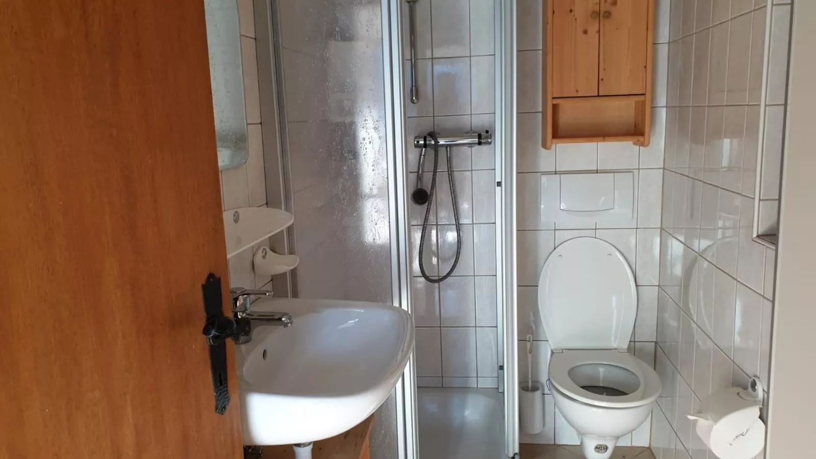 Sonnenhütte oben-Bathroom
