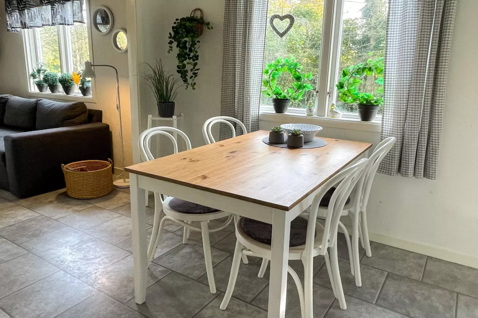 4 person holiday home in FÄRJESTADEN-Indoor